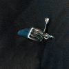 Misaladejuegos Colgante mano con dardo plata - Imagen 3