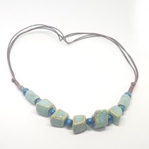 Misaladejuegos Collar Piedras Celeste Cordón Fino Marron