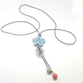 Misaladejuegos Collar Piedras Flor Celeste Hoja Plata